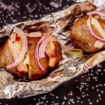 Запечена картопля з бочком у фользі